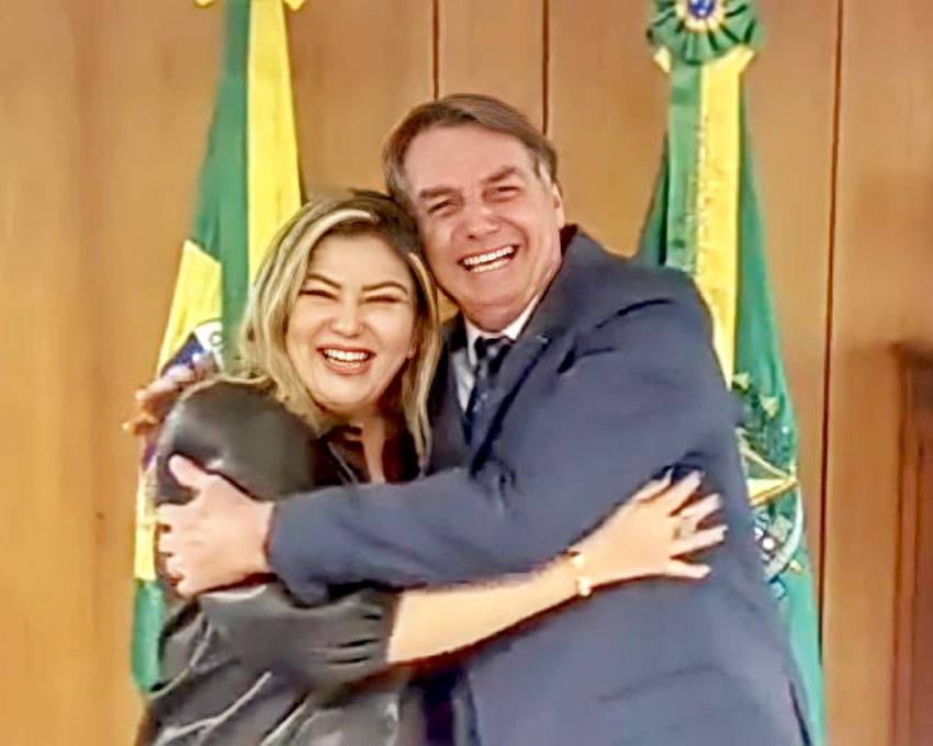 Samantha Cavalca pode entregar Presidência do PL no Piauí
